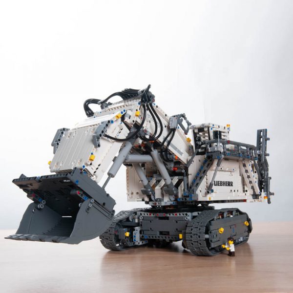 LEGO Liebherr R 9800 Graafmachine 42100 - Volledige weergave van het model.