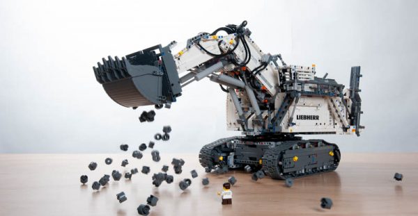 LEGO Liebherr R 9800 Graafmachine 42100 - Volledige weergave van het model.