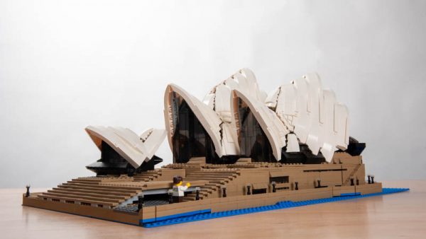 LEGO Sydney Opera House 10234 - Voorzijde van de set