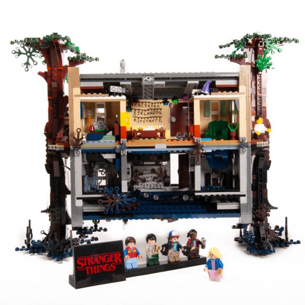 LEGO The Upside Down 75810 - Bouwplezier met Stranger Things