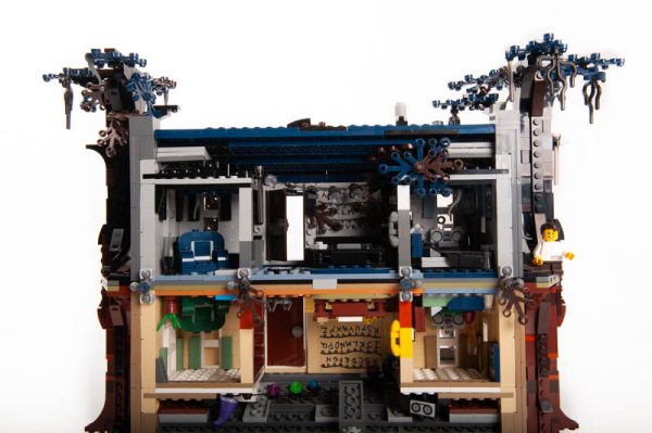 LEGO The Upside Down 75810 - Bouwplezier met Stranger Things